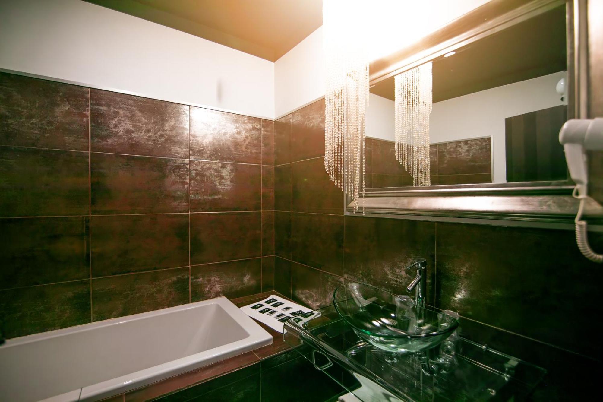 Acg Hotel
